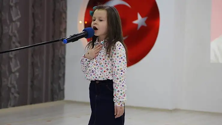 'Minikler, İstiklal Marşı´nı güzel okumak için yarıştı'