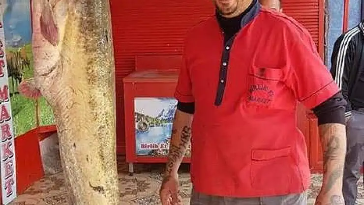 '(Özel haber) Oltayla 45 kiloluk yayın balığı yakaladı'