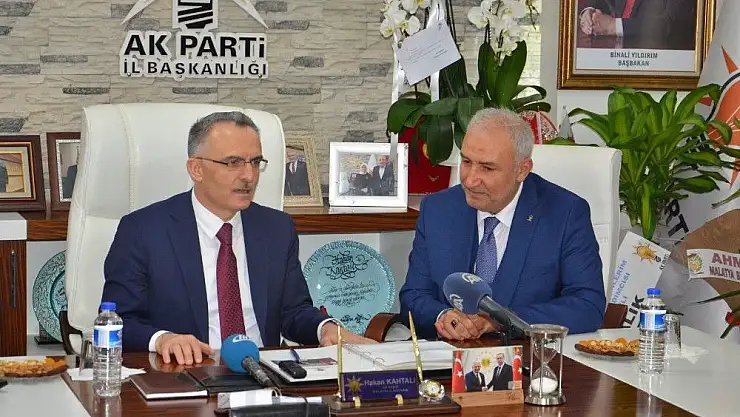 'Maliye Bakanı Ağbal´ın Malatya´daki son durağı AK Parti oldu'