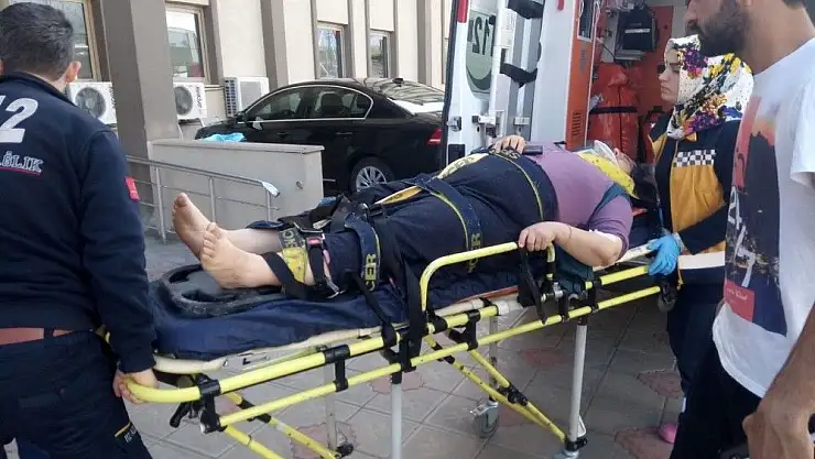 'Motosiklet yayaya çarptı: 1 Yaralı'