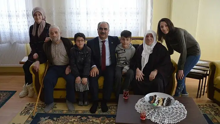 'Başkandan çat kapı ziyaretler'