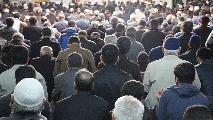 'Elazığ´da Regaip Kandili coşkusu'