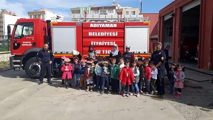 'Minik öğrencilere itfaiye mesleği anlatıldı'