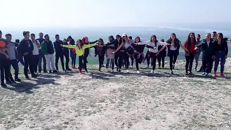 'Üniversite öğrencileri yamaç paraşütü sporunu tanıdı'