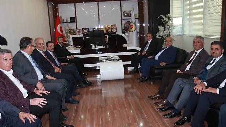 'TOBB Başkanı Hisarcıklıoğlu ATSO´nun çalışmaları hakkında bilgiler aldı'