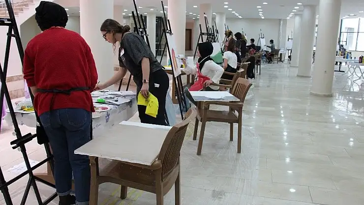 '`Türkülerin Rengi´ yarışması renkli görüntüler ortaya çıkardı'