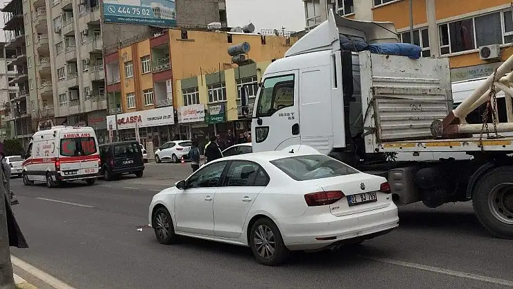 'Otomobil yayaya çarptı: 1 Yaralı'