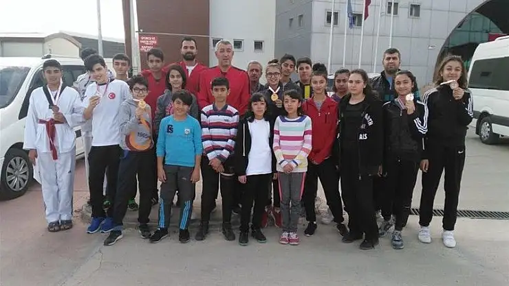 'ANALİG´den dereceyle döndüler'