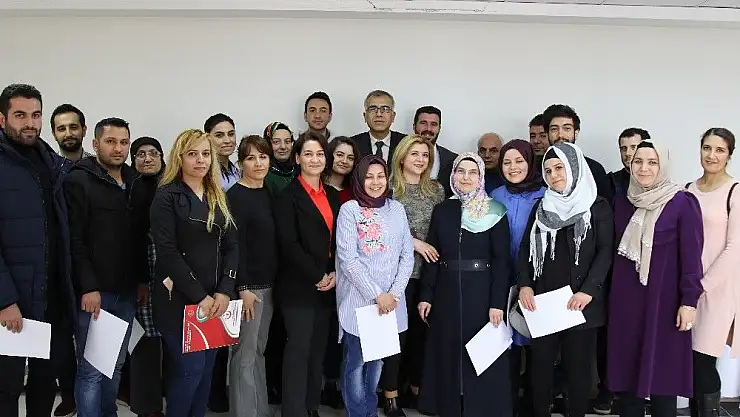 'Evde sağlık çalışanlarına sertifikaları verildi'