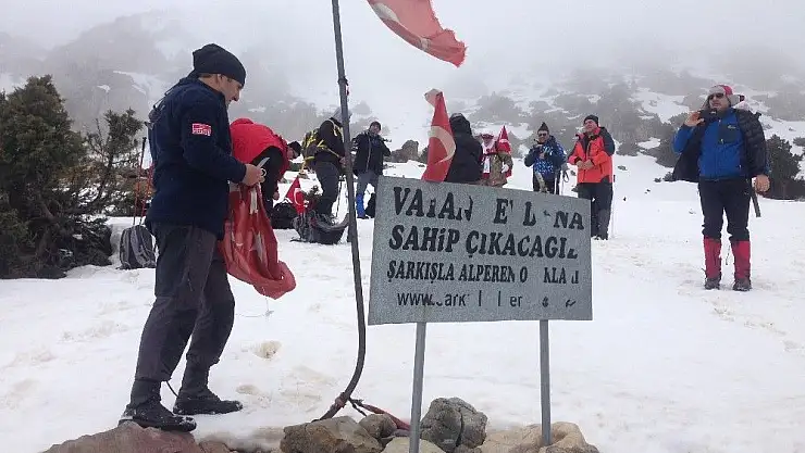 'Sivaslı dağcılar, Muhsin Yazıcıoğlu anısına Keş dağına tırmandı'