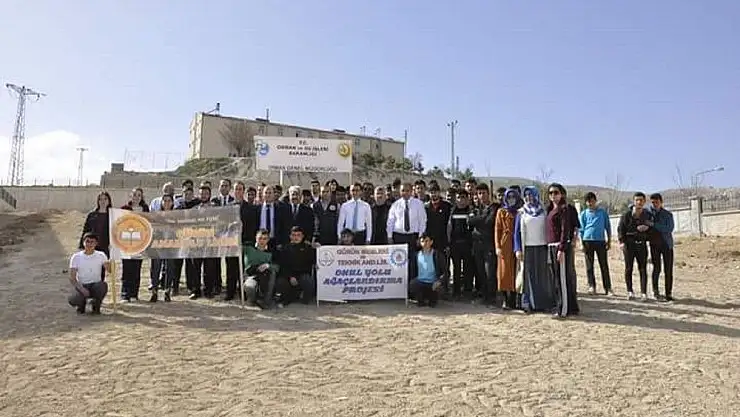 'Gürün´de fidanlar toprakla buluşturuldu'