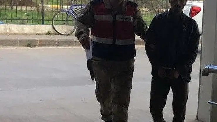 'Mezarlığın çitlerini çalan hırsız yakalandı'