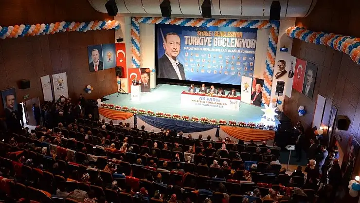 AK Parti Gençlik Kolları Başkanlığında görev değişimi