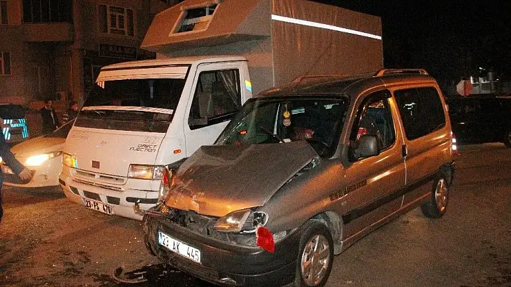 'Elazığ´da 3 ayrı trafik kazası: 8 yaralı'