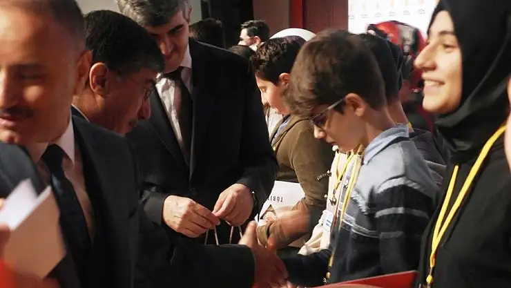 'Çınar Koleji, 12.TÜBİTAK Proje Yarışmasında birincilikleri topladı'