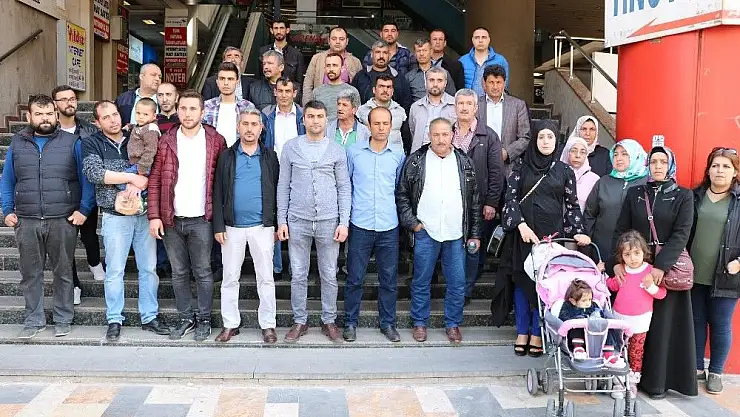 'İşten çıkartıldılar, iş istediler'