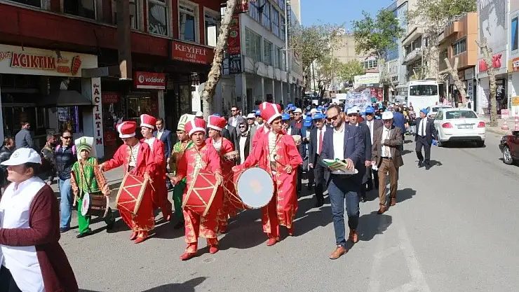 'Otistik çocuklarlardan resim sergisi'