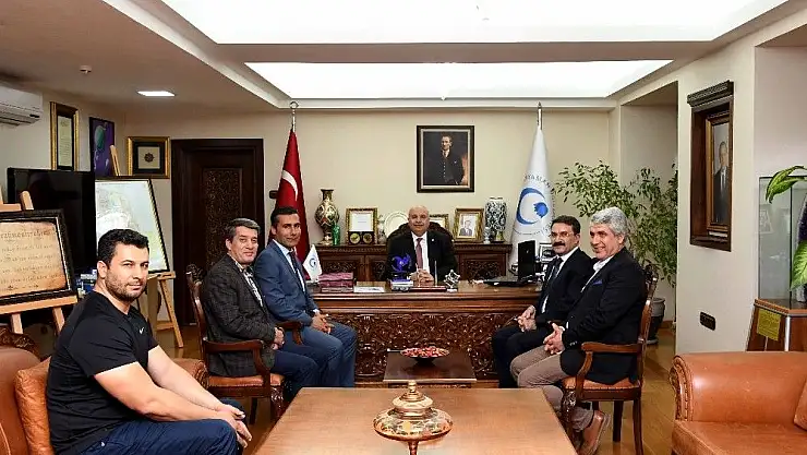 'THOF Başkan Vekili Kaya Rektör Gönüllü ile bir araya geldi'