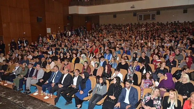 'Eğitimci-Yazar Alişan Kapaklıkaya öğrencilerle buluştu'