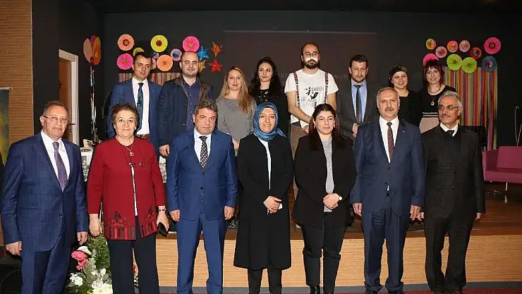 'Gönüllü rehber öğretmenlerden tiyatro gösterisi'