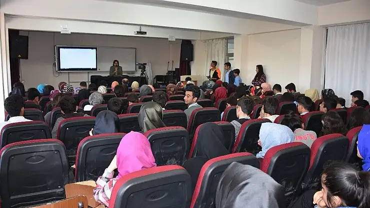 'Yazar Hikmet Kızıl okumaya dikkat çekti'