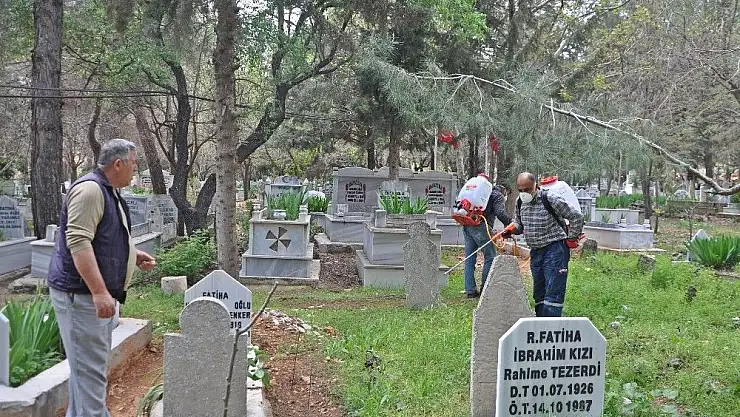 'Gölbaşı ilçesinde mezarlıklar ilaçlandı'