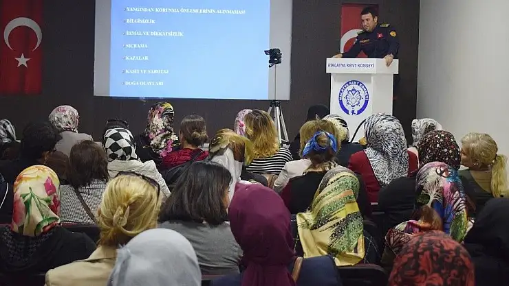 'Kadınlara temel yangın eğitimi verildi'