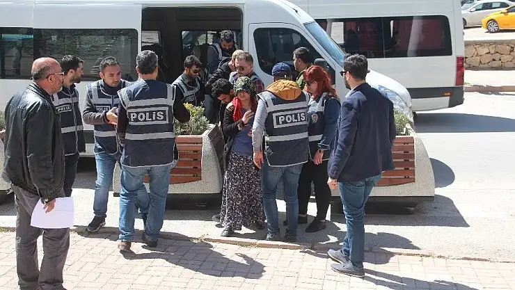 'Çocuklara 36 evi soyduran çete yakalandı'