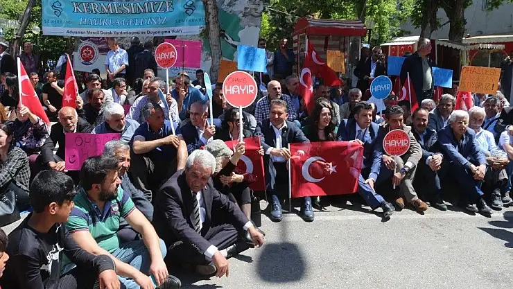 'CHP Adıyaman´da oturma eylemi yaptı'