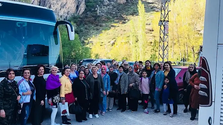 'MEV Kadın Kollarından eğitime katkı'