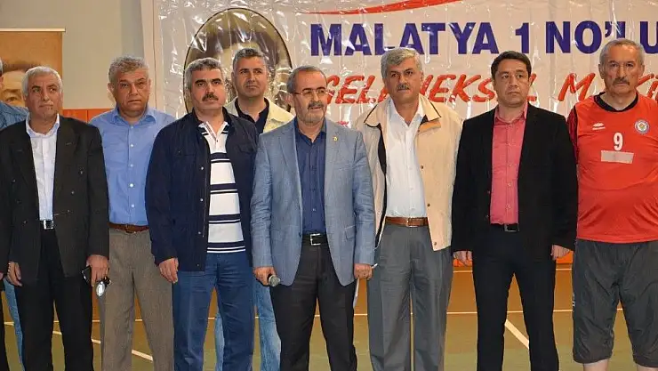 'Eğitim Bir sen Malatya Şubesi Mehmet Akif İnan Voleybol Turnuvası'