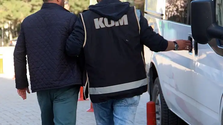 'Elazığ merkezli 3 ilde kaçak sigara operasyonu: 8 gözaltı'