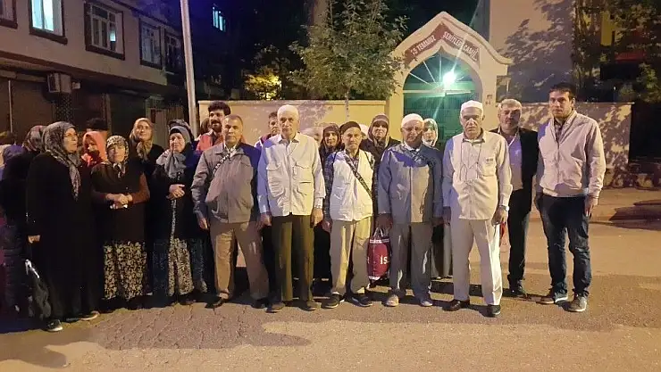 'Gölbaşı ilçesinde umreciler yola çıktı'