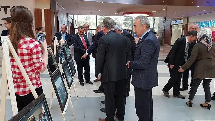 'Turgut Özal´ın anısına fotoğraf sergisi açıldı'