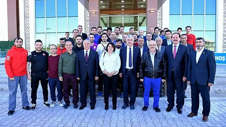 'Başkan Polat, tekvando şampiyonası için  gelen heyeti ağırladı'
