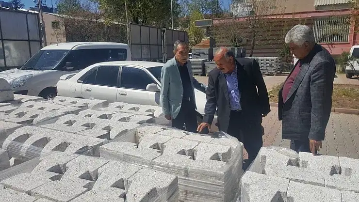 'Başkan Özdemir kaldırım çalışmalarını inceledi'