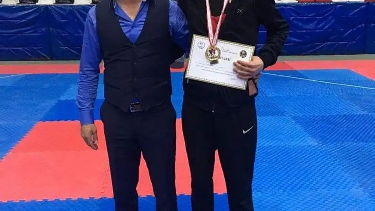 'Tekvandoda Büyükşehir´in sporcusu Ali Karadoğan şampiyon oldu'