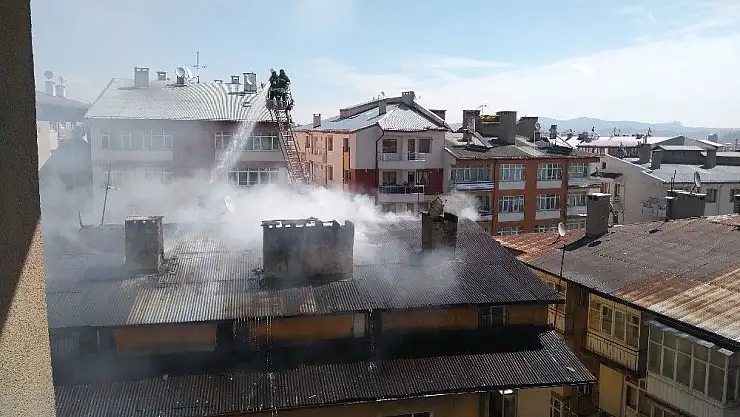 'Sivas´ta çatı yangını korkuttu'