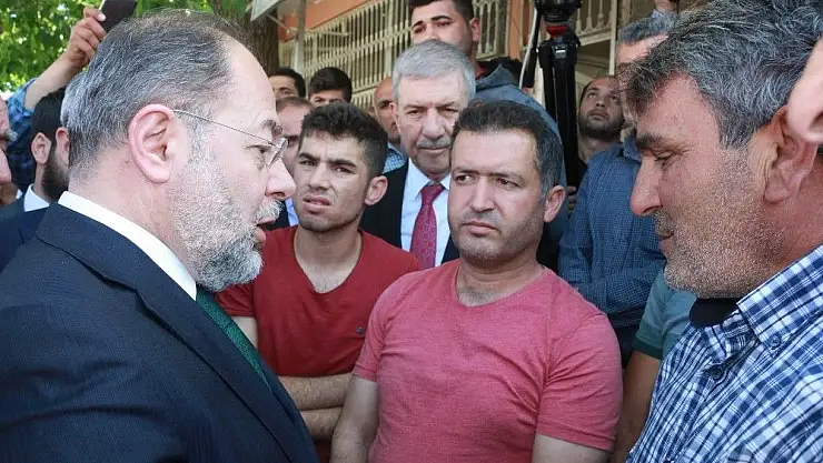 'Başbakan Yardımcısı Akdağ depremzedeleri ziyaret etti'