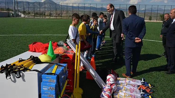 'Suşehri´nde ´Futbol Okulu´ projesi'