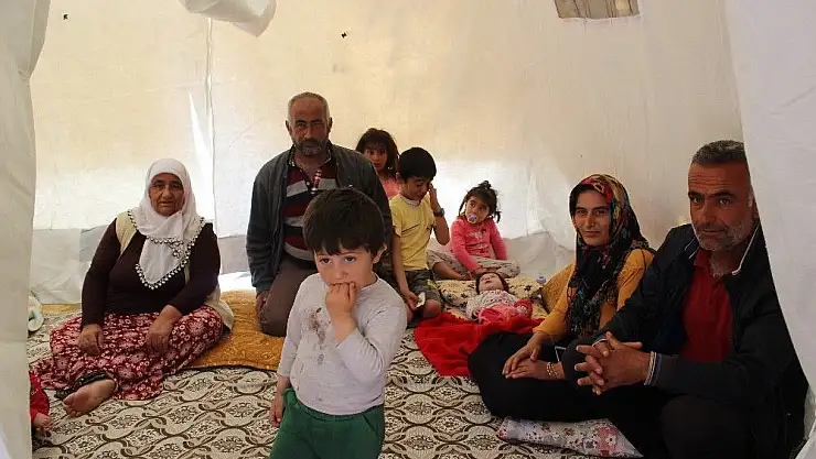 'Depremzedelerin çadırları kuruldu'