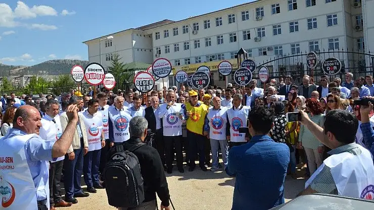 'Eğitimcilere yönelik şiddete tepki'