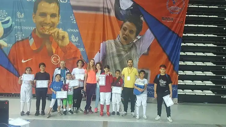 'Eskrim kupasında Adıyamanlı sporcu bronz madalya kazandı'