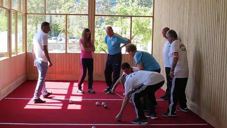 'Yetişkin gençlerin bocce turnuvası başladı'