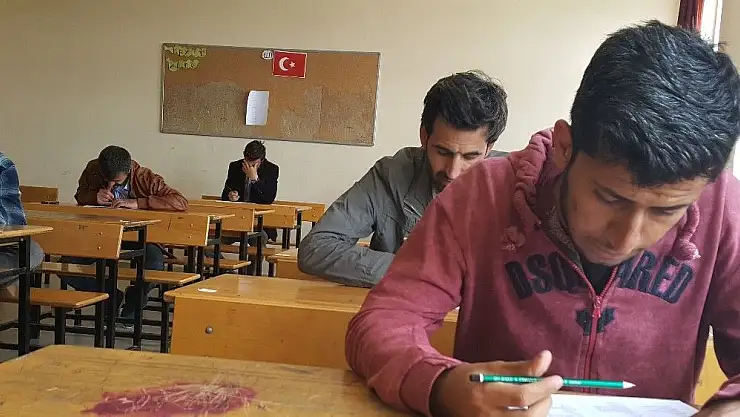 'Beş kişi kitap okuyarak tatil kazandı'