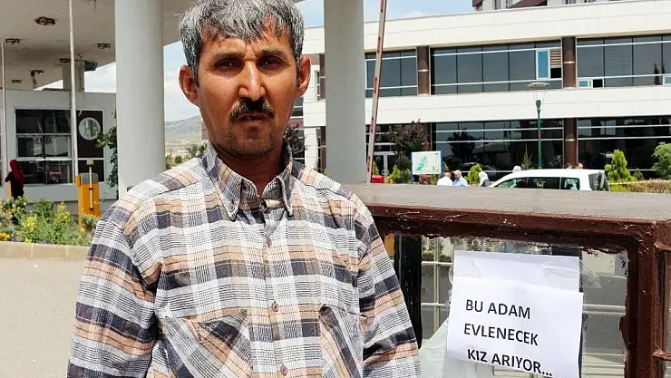 'Simit arabasına yazdığı yazıyla eş arıyor'