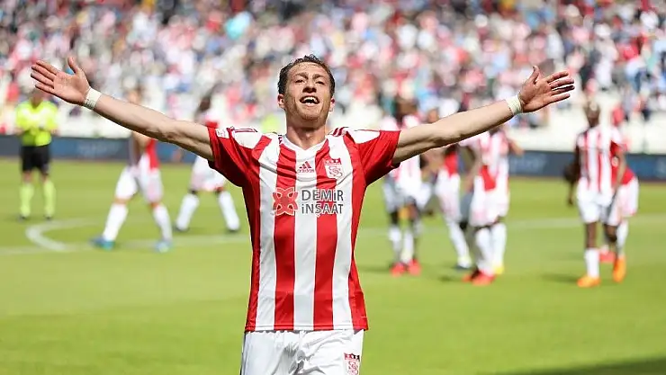 'Spor Toto Süper Lig: D.G. Sivasspor: 1 - Gençlerbirliği: 0 (İlk yarı)'