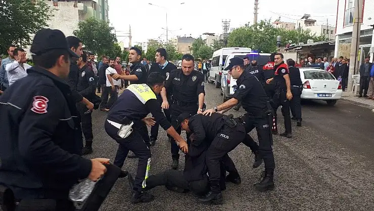 'Yol verme kavgasında ortalık karıştı: 10 gözaltı'