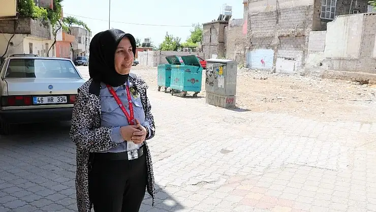 'Okul önünde freni boşalan kamyoneti elleriyle durdurmaya çalıştı'