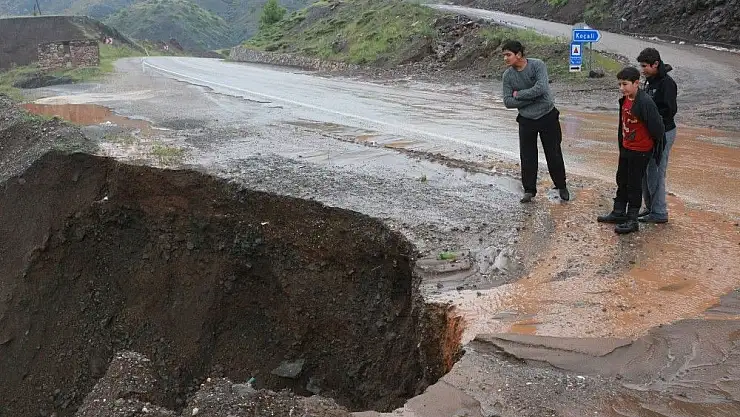 'Şiddetli yağış heyelana neden oldu'